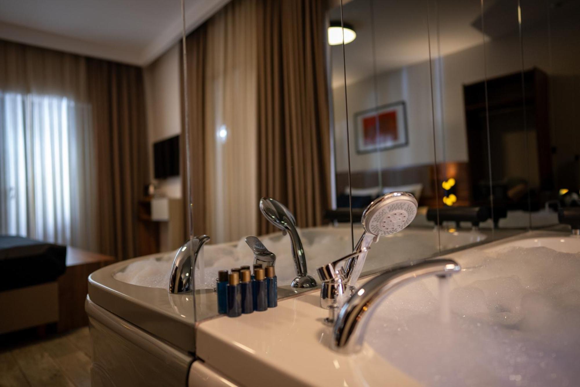 איסטמבול Mari Suites Hotel מראה חיצוני תמונה